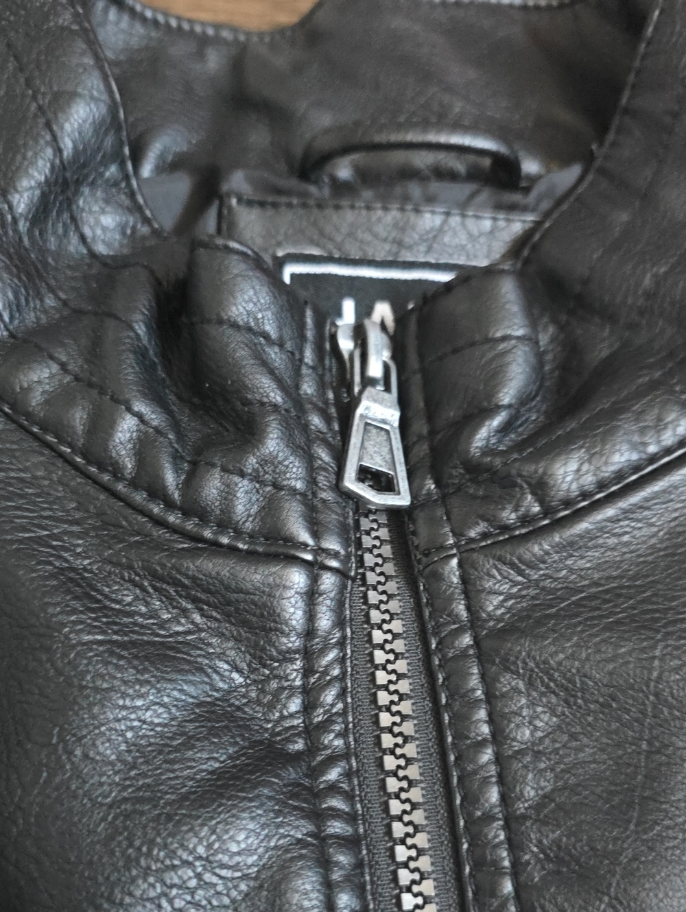 Hard EDGE•  Black Leather Motorcycle Jacket with Cream Shoulder Accents - Picture 8 of 11